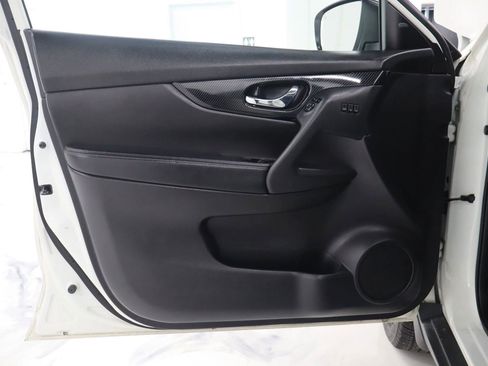 Used 2017 Nissan Rogue SL w/ SL Premium Package AWD/4WD image 11
