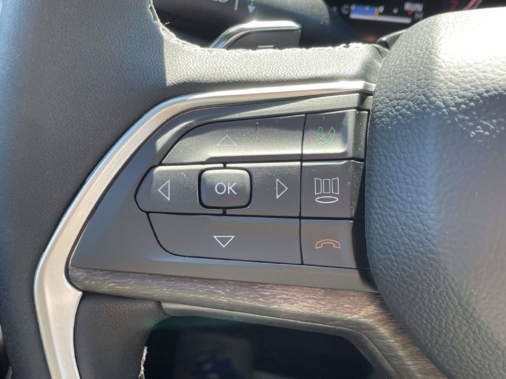 New 2027 Jeep Grand Cherokee Altitude AWD/4WD image 32