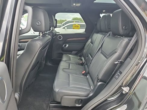 Used 2018 Land Rover Discovery HSE image 6