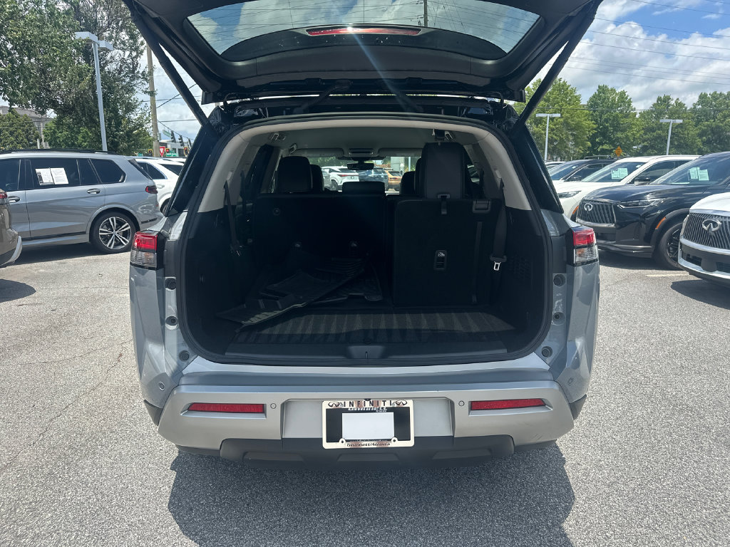 Used 2024 Nissan Pathfinder SL AWD/4WD image 15
