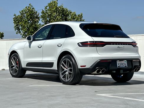 Used 2023 Porsche Macan S AWD/4WD image 3