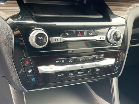 Certified 2022 Ford Explorer Limited w/ Hybrid Equipment Group 310A image 16