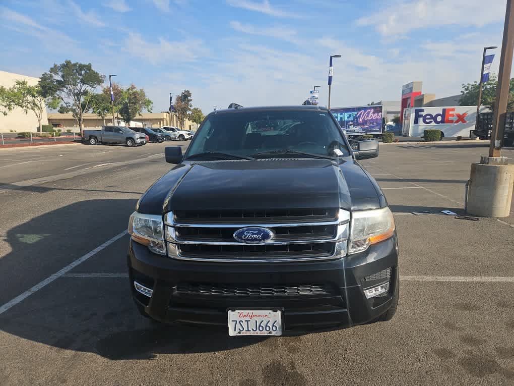 Used 2016 Ford Expedition XLT RWD image 2