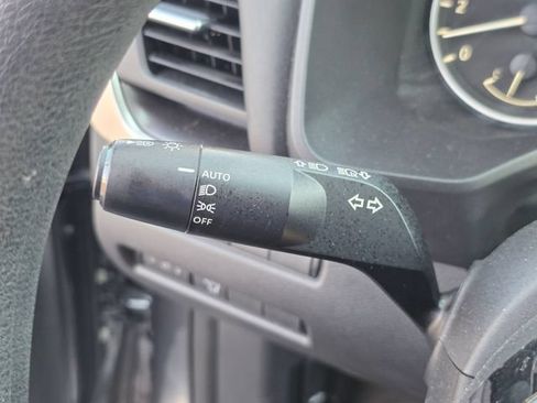 Used 2023 Nissan Rogue SV FWD image 31