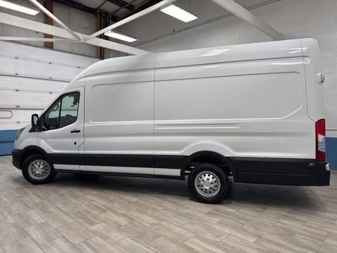 Used 2024 Ford Transit 250 148 High Roof Extended AWD w/ Load Area Protection Package image 3