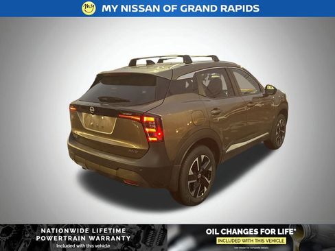 New 2026 Nissan Kicks SV image 6