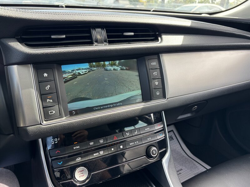Used 2017 Jaguar XF Premium RWD image 16