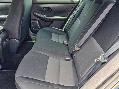 Used 2025 Nissan Sentra SV FWD image 31