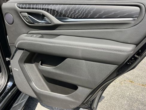 Used 2023 GMC Yukon Denali w/ Advanced Technology Package image 14