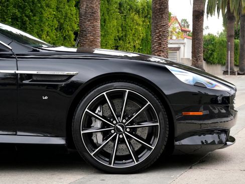 Used 2016 Aston Martin DB9 GT image 4