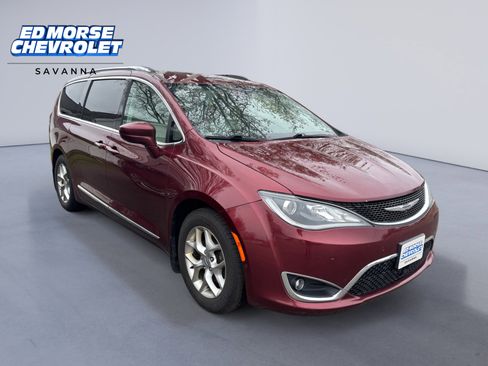Used 2018 Chrysler Pacifica Touring-L Plus w/ Advanced Safetytec Group FWD image 6