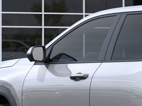 New 2026 Chevrolet Equinox LT w/ Convenience Package II FWD image 12