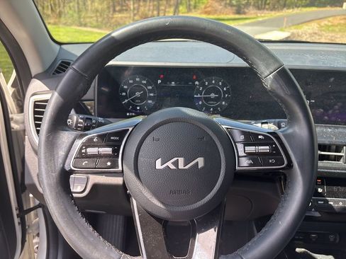 Used 2024 Kia Seltos S image 11