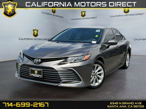 Used 2022 Toyota Camry LE w/ Carpet Mat Package (TMS) FWD image 1