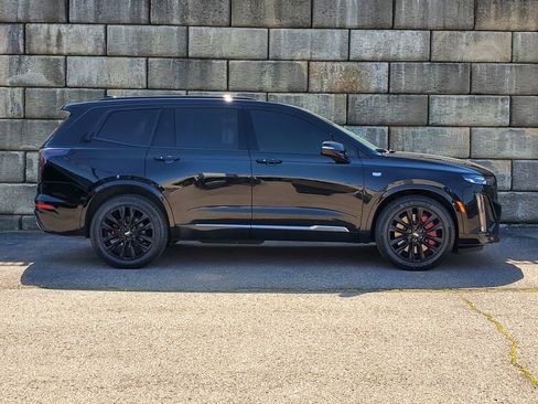 Used 2022 Cadillac XT6 Sport w/ Technology Package image 7