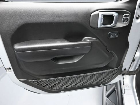 Certified 2024 Jeep Wrangler Sport S image 9