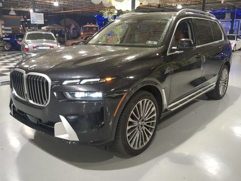 Used 2024 BMW X7 xDrive40i w/ Premium Package AWD/4WD image 1