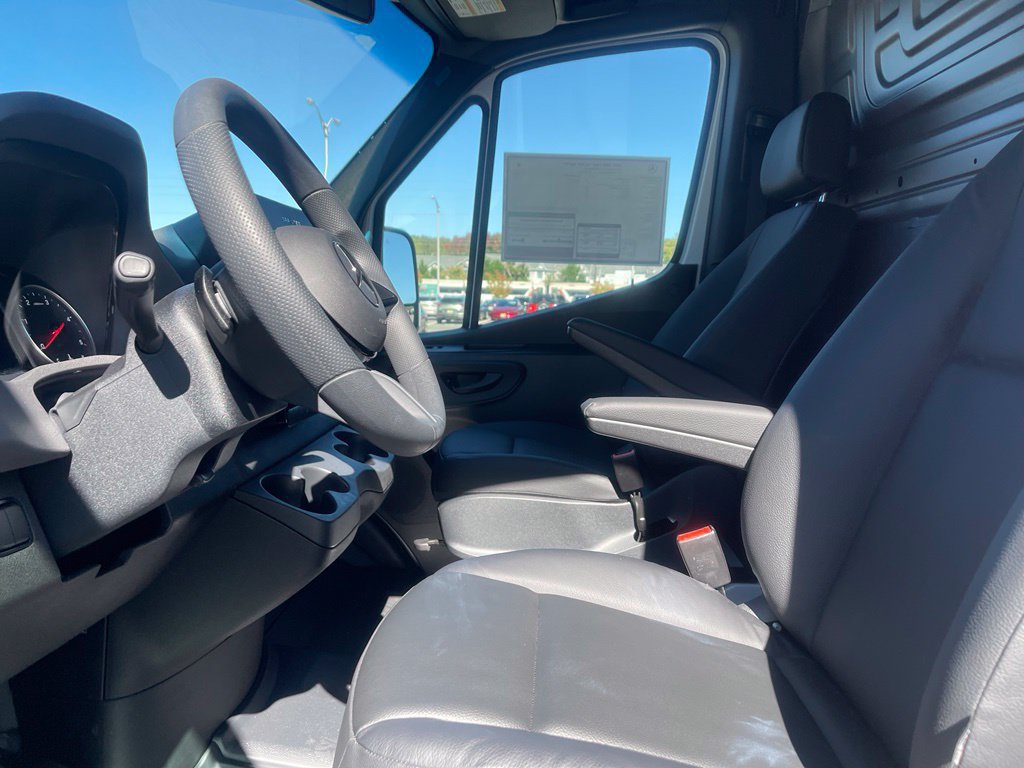 New 2025 Mercedes-Benz Sprinter 2500 image 9