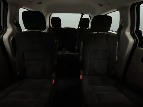 Used 2015 Dodge Grand Caravan SXT FWD image 17