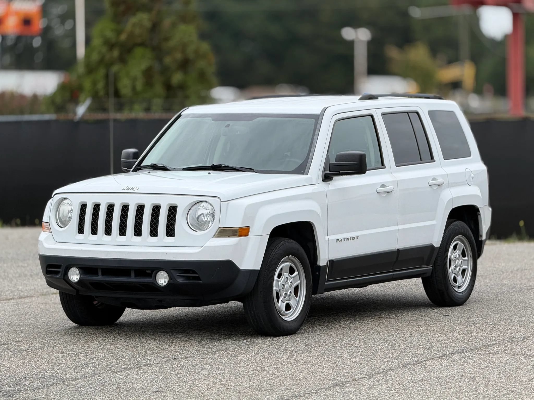 Used 2016 Jeep Patriot Sport w/ Power Value Group FWD image 5