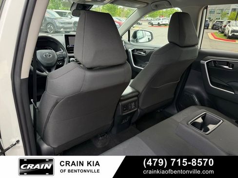 Used 2024 Toyota RAV4 XLE FWD image 27