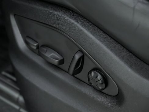 Used 2023 Porsche Cayenne GTS AWD/4WD image 27