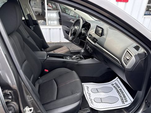 Used 2018 MAZDA MAZDA3 Sport w/ Preferred Equipment Package FWD image 14