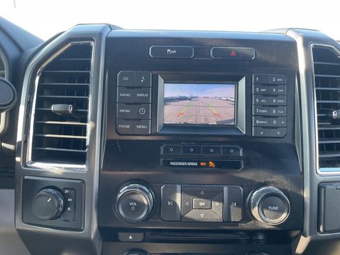Used 2015 Ford F150 XLT image 11