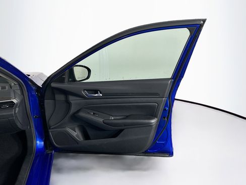 Used 2025 Nissan Altima 2.5 SV FWD image 29