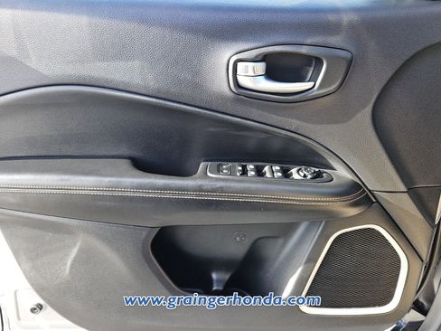 Used 2017 Jeep Compass Limited image 23