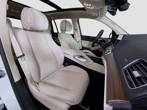 New 2026 Mercedes-Benz GLS 450 4MATIC image 32