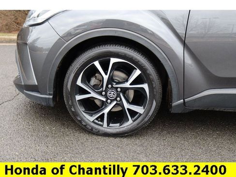 Used 2021 Toyota C-HR XLE image 29
