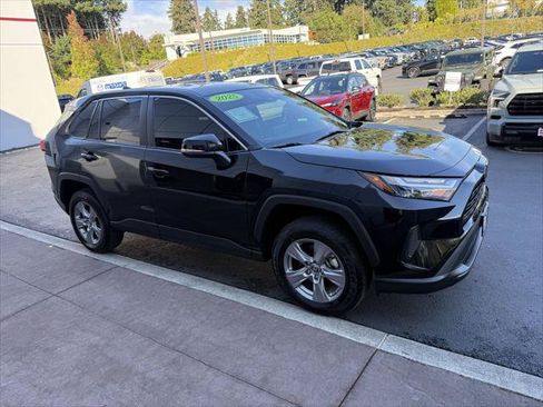 Certified 2025 Toyota RAV4 LE AWD/4WD image 7