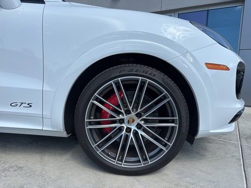 Used 2023 Porsche Cayenne GTS image 9