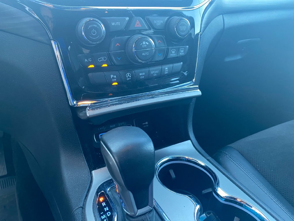 Used 2021 Jeep Grand Cherokee Laredo X AWD/4WD image 25