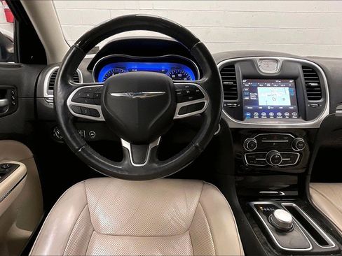 Used 2018 Chrysler 300 Limited w/ Light Group image 4