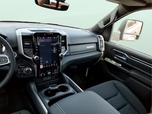 New 2026 RAM 1500 4x4 Crew Cab image 14