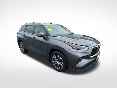 Used 2022 Toyota Highlander XLE