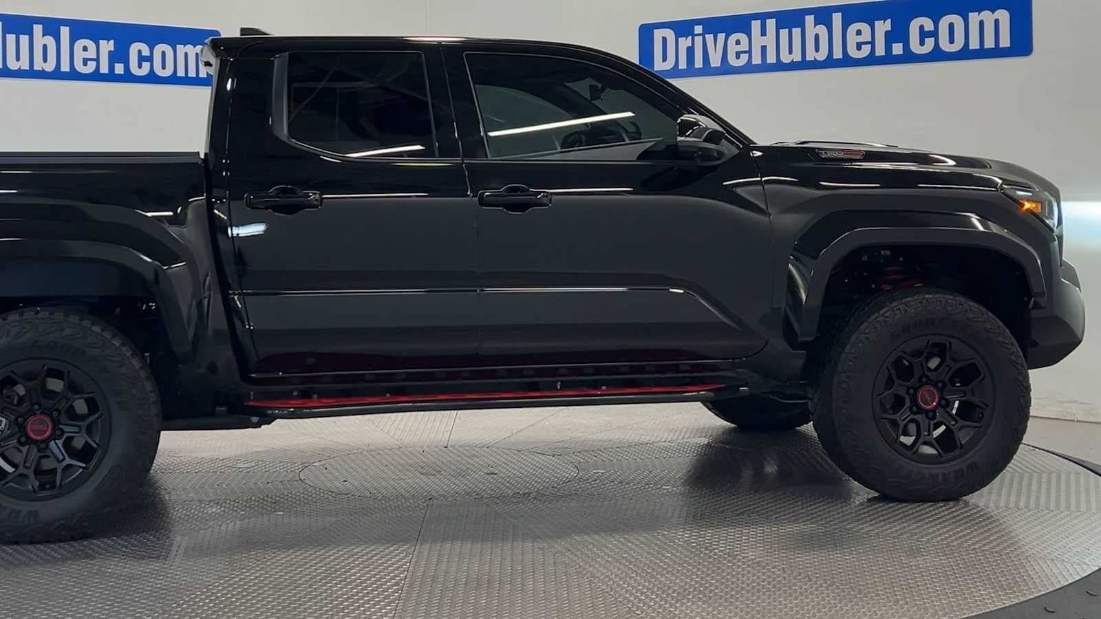 Used 2025 Toyota Tacoma TRD Pro AWD/4WD image 5