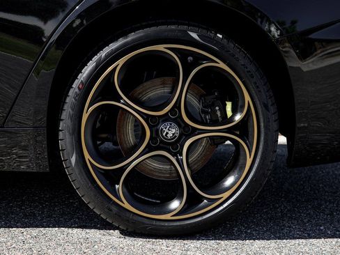 New 2025 Alfa Romeo Giulia AWD w/ Driving Assist Package image 14