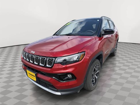 Used 2025 Jeep Compass Limited AWD/4WD image 2