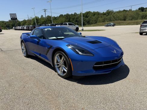 Used 2019 Chevrolet Corvette Stingray Coupe w/ Battery Protection Package RWD image 8
