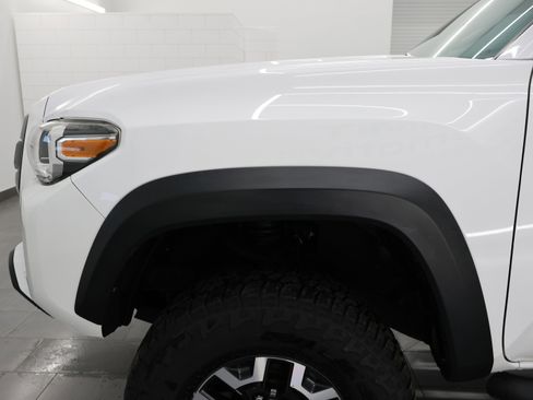 Used 2016 Toyota Tacoma TRD Off-Road image 30