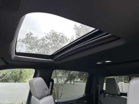 Used 2024 Chevrolet Silverado 1500 ZR2 w/ Technology Package image 17