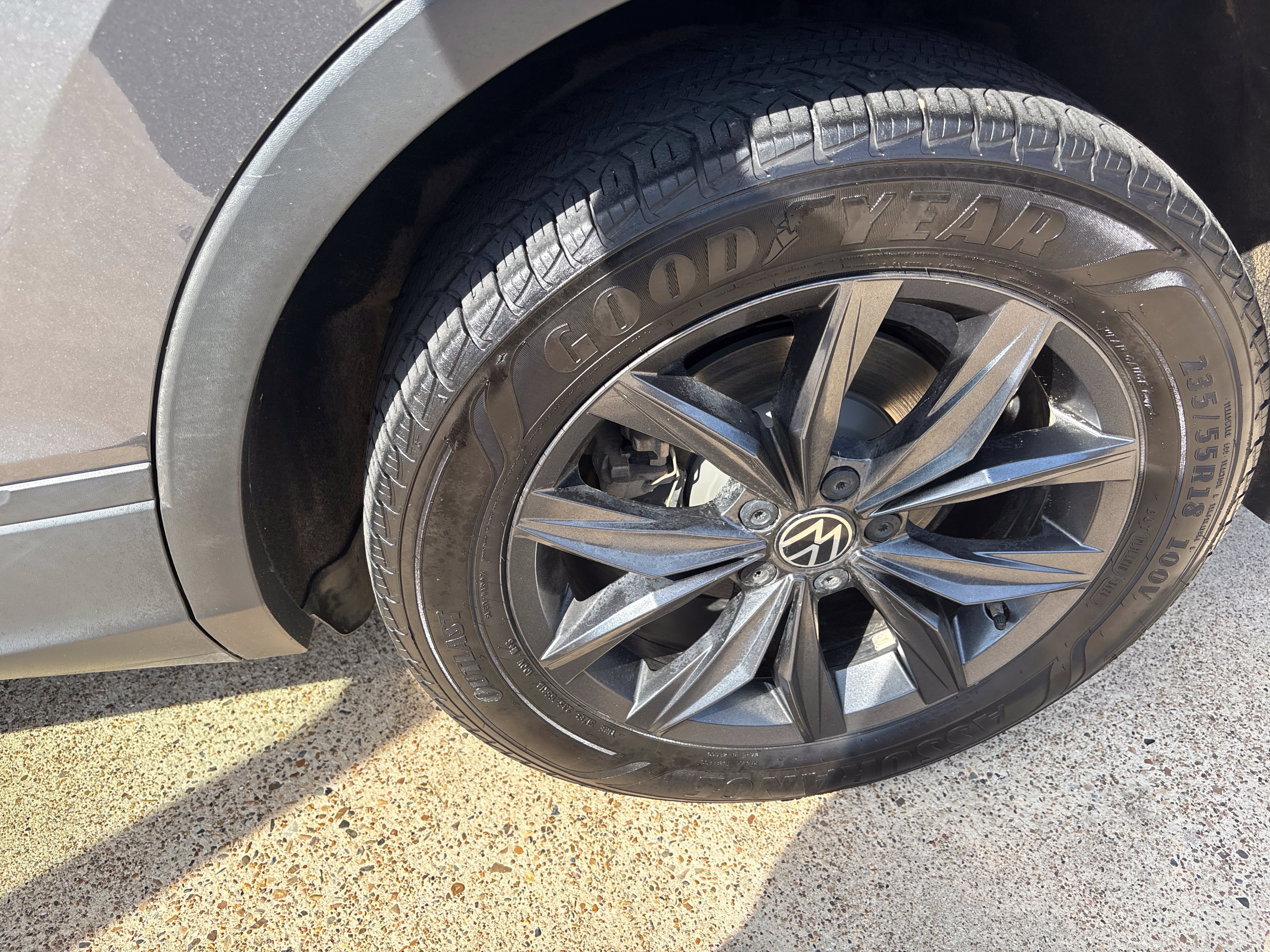 Used 2023 Volkswagen Tiguan SE FWD image 17