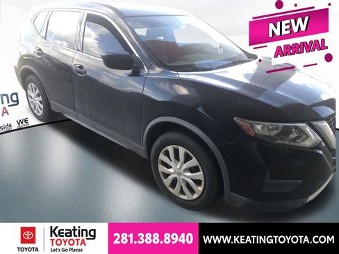 Used 2017 Nissan Rogue S FWD image 1
