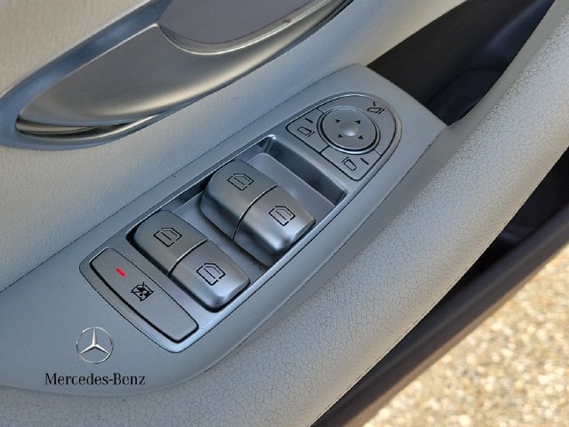 Used 2022 Mercedes-Benz E 350 Sedan w/ Driver Assistance Package image 22