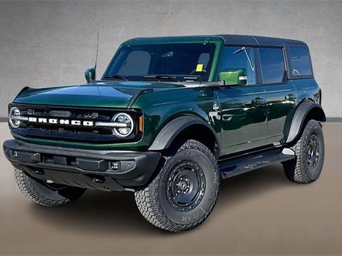 New 2025 Ford Bronco Outer Banks w/ Sasquatch Package image 1