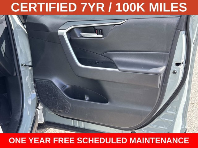 Used 2021 Toyota RAV4 XLE w/ Carpet Mat Package (TMS) AWD/4WD image 8
