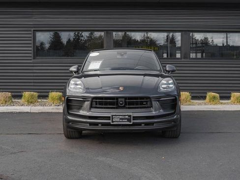 Used 2023 Porsche Macan Turbo image 7